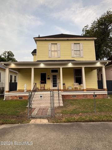 608 Ware St, Waycross, GA 31503