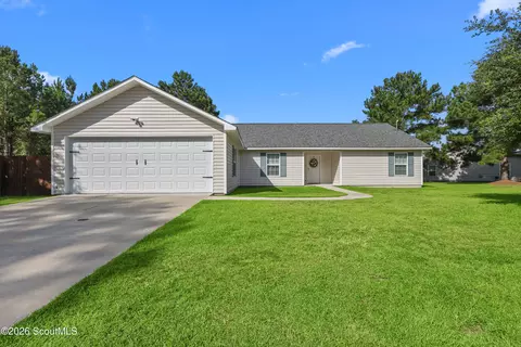 57 Hawks Landing Dr, Waynesville, GA 31566