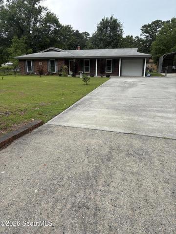 717 Bradwell St, Hinesville, GA 31313