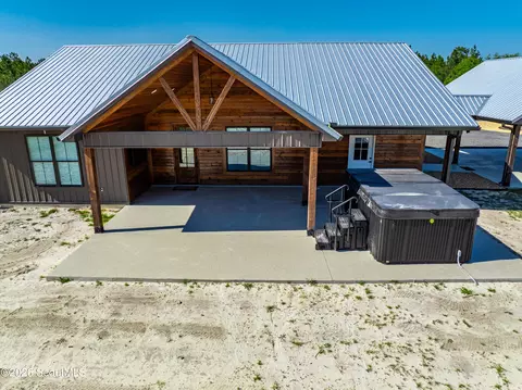 Exterior - 4701 Riggins Rd, Blackshear, GA 31516 photo 6 of 12