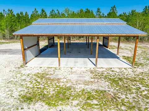 Exterior - 4701 Riggins Rd, Blackshear, GA 31516 photo 10 of 12