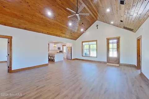 Living - 4701 Riggins Rd, Blackshear, GA 31516 photo 1 of 2