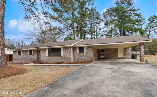 545 S 5th St, Jesup, GA 31545
