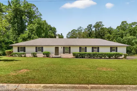 1709 Marshall Dr, Waycross, GA 31501