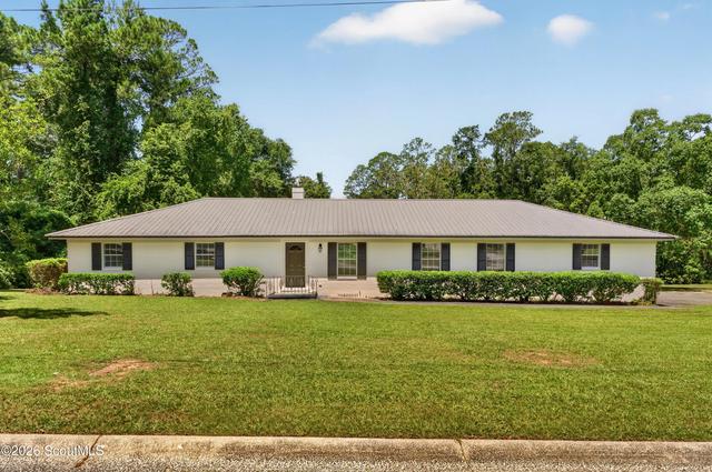 1709 Marshall Dr, Waycross, GA 31501
