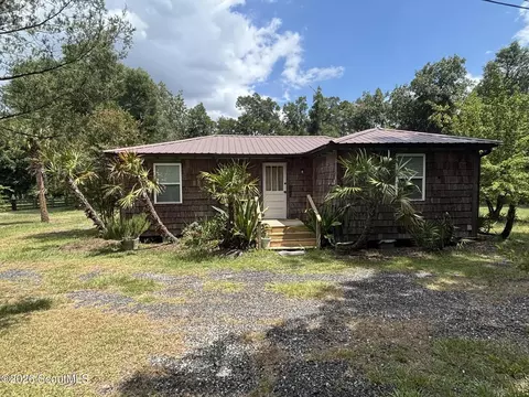 1113 Sturgeon St SW, Darien, GA 31305