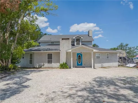 54 East Ave, Waverly, GA 31565