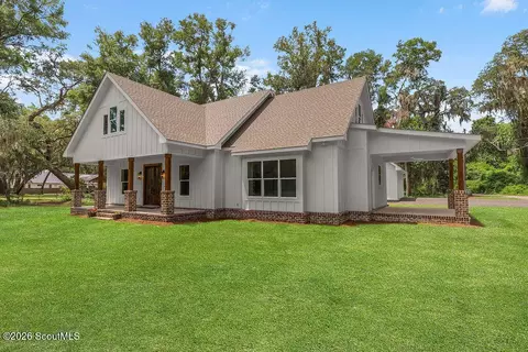519 Mcintosh Rd, Darien, GA 31305