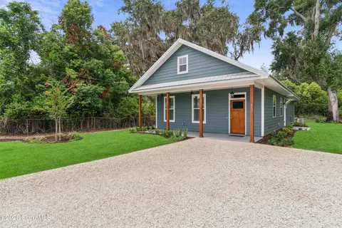 807 Elbert St, Darien, GA 31305