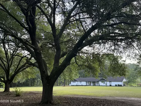 130 Austin Ct, Jesup, GA 31545