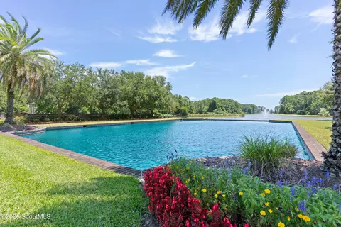 102 Clubhouse Cir, Saint Marys, GA 31558