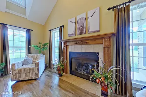 Living - 4400 Carson Rd, Blackshear, GA 31516 photo 2 of 2