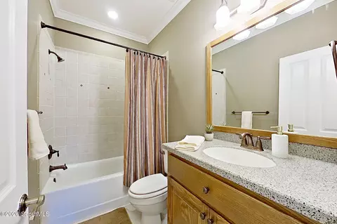 Bath - 4400 Carson Rd, Blackshear, GA 31516 photo 4 of 5