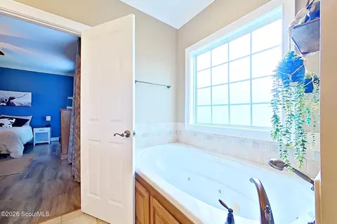 Bath - 4400 Carson Rd, Blackshear, GA 31516 photo 2 of 5