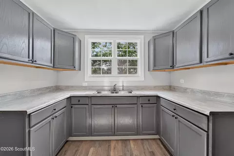 Kitchen - 401 Ware St, Blackshear, GA 31516 photo 1 of 2