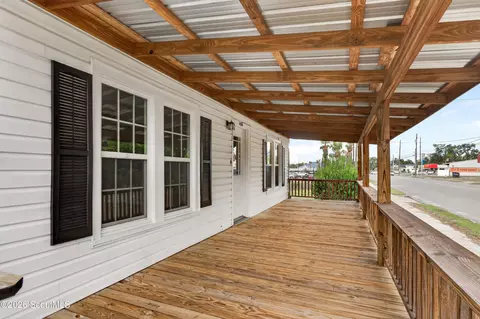 Exterior - 401 Ware St, Blackshear, GA 31516 photo 3 of 5