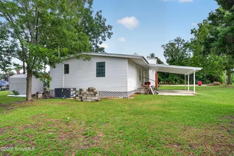 Exterior - 401 Ware St, Blackshear, GA 31516 photo 4 of 5