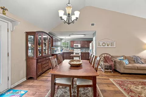 Dining - 4334 Smith Rd SE, Townsend, GA 31331 photo 1 of 1