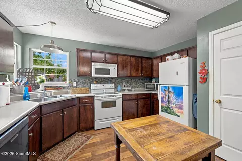 Kitchen - 4334 Smith Rd SE, Townsend, GA 31331 photo 2 of 2