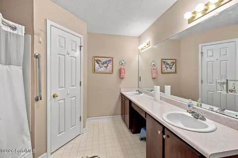 Bath - 4334 Smith Rd SE, Townsend, GA 31331 photo 1 of 3
