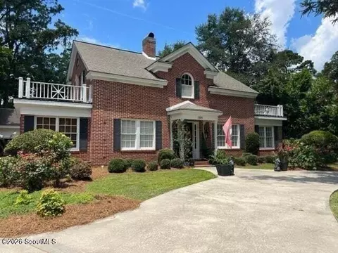 1105 Cherokee Dr, Waycross, GA 31501