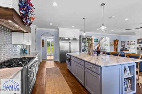 Kitchen - 3129 Piney Bluff Rd, Baxley, GA 31513 photo 2 of 3