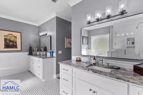 Bath - 3129 Piney Bluff Rd, Baxley, GA 31513 photo 2 of 8