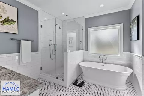 Bath - 3129 Piney Bluff Rd, Baxley, GA 31513 photo 4 of 8
