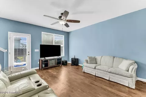 Living - 413 Lions Den Dr, Pooler, GA 31322 photo 2 of 3