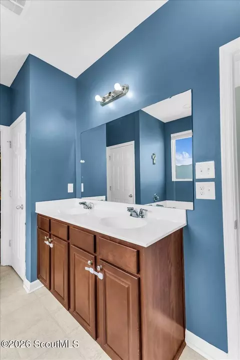 Bath - 413 Lions Den Dr, Pooler, GA 31322 photo 6 of 8