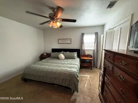 Bedroom - 305 Purdom Dr, Blackshear, GA 31516 photo 2 of 7