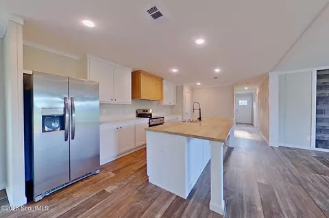 Kitchen - 6982 College Ave, Blackshear, GA 31516 photo 5 of 5