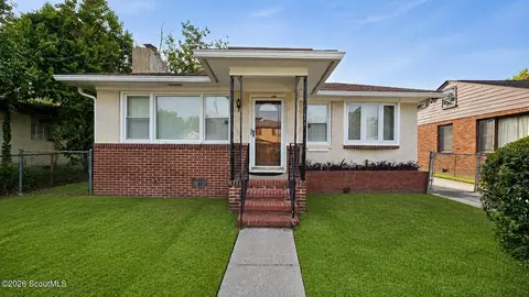 916 Carver St, Savannah, GA 31415