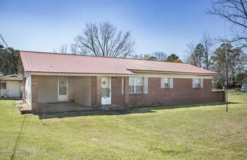 2817 Cherokee St, Waycross, GA 31503