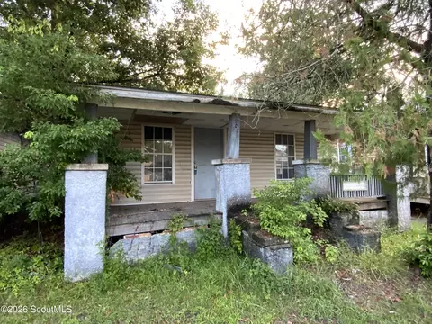 909 Pittman St, Waycross, GA 31501