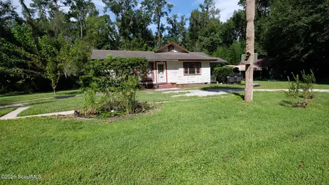 402 W 3rd St, Woodbine, GA 31569