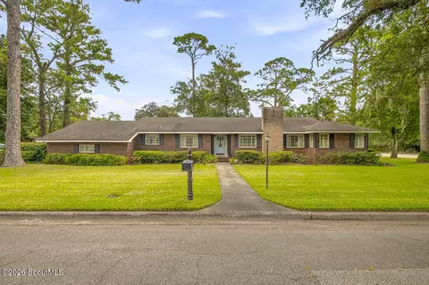 302 Reynolds St, Brunswick, GA 31520