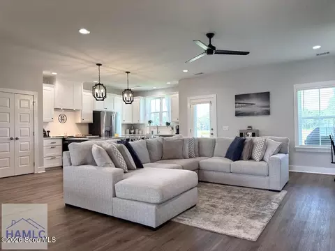 Living - 338 Cottage Loop, Midway, GA 31320 photo 1 of 2