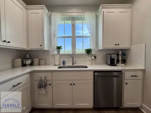 Kitchen - 338 Cottage Loop, Midway, GA 31320 photo 3 of 5