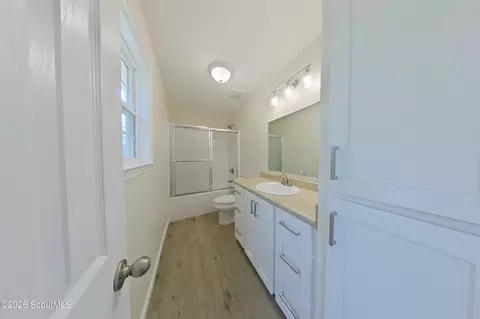 Bath - 121 Union St, Waycross, GA 31501 photo 1 of 3