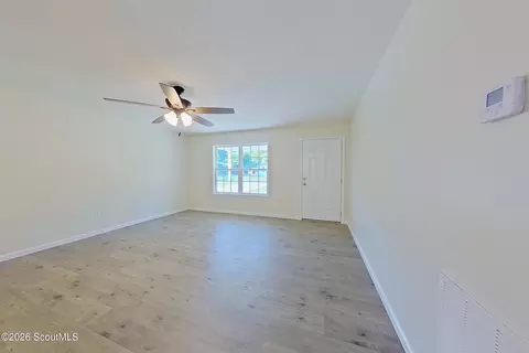Living - 121 Union St, Waycross, GA 31501 photo 1 of 3