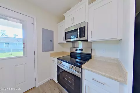 Kitchen - 121 Union St, Waycross, GA 31501 photo 2 of 2