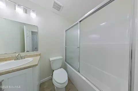 Bath - 121 Union St, Waycross, GA 31501 photo 2 of 3
