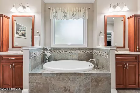 Bath - 440 Eagle Crest Dr, Waverly, GA 31565 photo 4 of 7