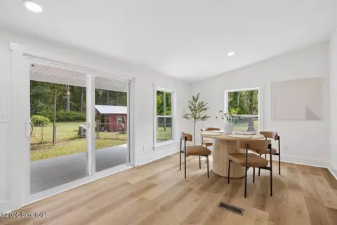 Dining - 562 4th Street Ext, Guyton, GA 31312 photo 1 of 2