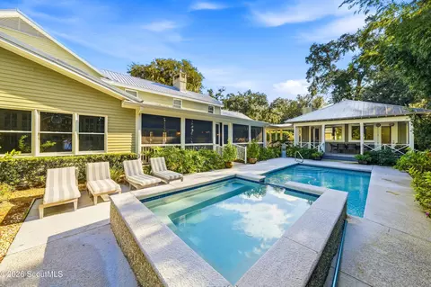 227 Five Pounds Rd, Saint Simons Island, GA 31522