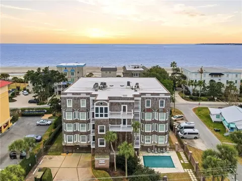 744 Ocean Blvd #303, Saint Simons Island, GA 31522