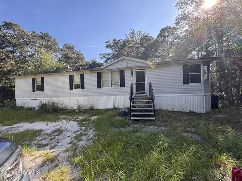 121 Pelican Cir, Woodbine, GA 31569