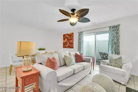 114 S Island Square Dr, Saint Simons Island, GA 31522