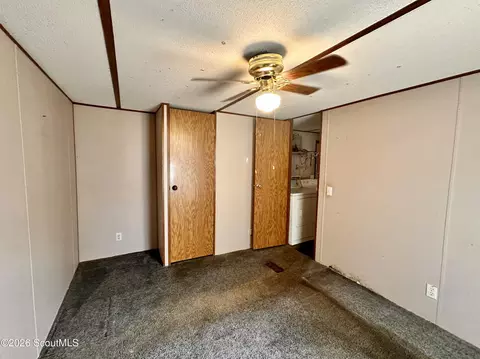 Bedroom - 6979 Oak Ridge Cir, Blackshear, GA 31516 photo 3 of 3